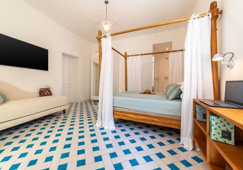 Camera da Letto in stile mediterraneo di 27 di Coluccio architetti