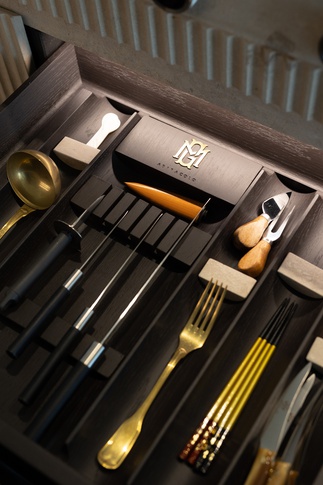 Cucina in stile contemporaneo di 110 di Abitacolo Interni Cucina in stile contemporaneo di 110 di Abitacolo Interni