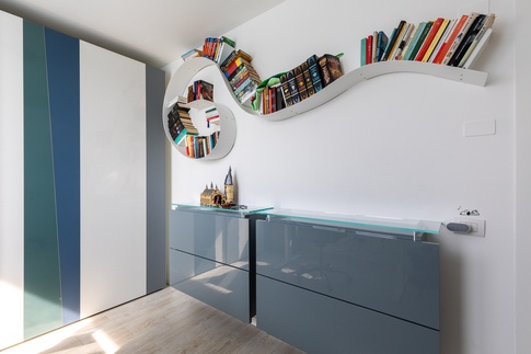 Studio in stile contemporaneo di 13 di Mobili Vivarelli S.R.L. Studio in stile contemporaneo di 13 di Mobili Vivarelli S.R.L.