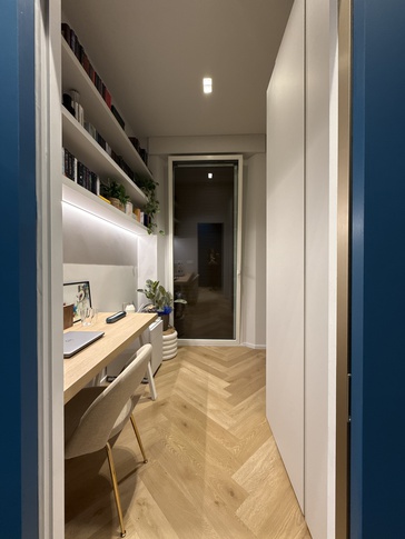 Studio in stile contemporaneo di 5 di Ester Barboni architetto Studio in stile contemporaneo di 5 di Ester Barboni architetto