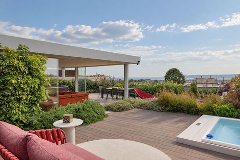 Terrazza in stile contemporaneo di 160 di Maurizio Vesce architettura Terrazza in stile contemporaneo di 160 di Maurizio Vesce architettura