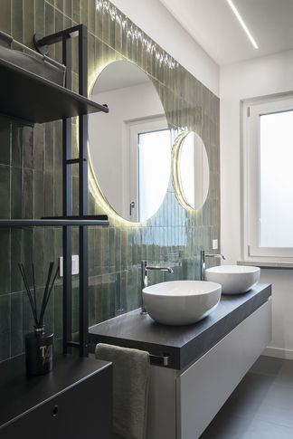 Bagno in stile contemporaneo di 8 di APstudio