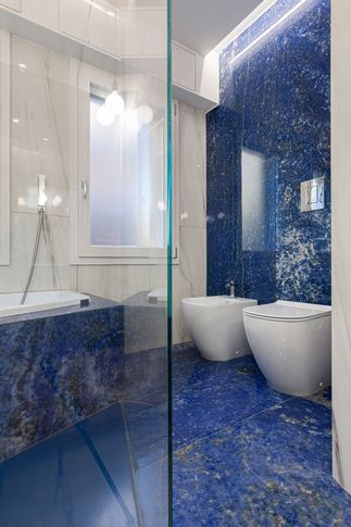 Bagno in stile eclettico di 12 di Pucciarelli Architetti