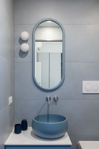 Bagno in stile contemporaneo di 3 di Archifacturing - Sara Cimarelli & Giorgio Opolka