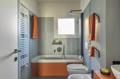 Bagno in stile moderno di 5 di Arch. Martina Pozzi MP_archistudio