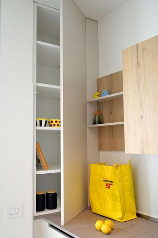 Cucina in stile contemporaneo di 9 di architempore
