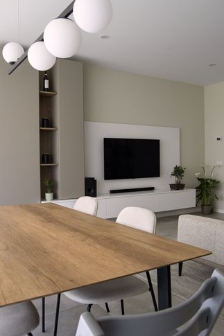 Open Space in stile moderno di 38 di Silvia Aquilani . Design studio