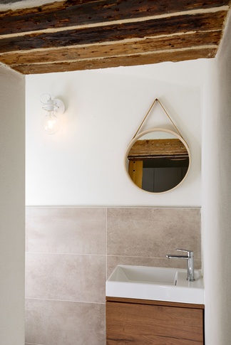 Bagno in stile eclettico di 2 di DQA Studio di architettura Bagno in stile eclettico di 2 di DQA Studio di architettura