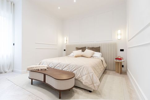 Camera da Letto in stile glamour di 14 di Desearq studio - architettura e interior design