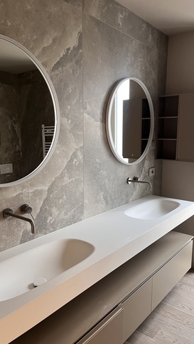 Bagno in stile nordico di 12 di Lorena Beccaria Interiors