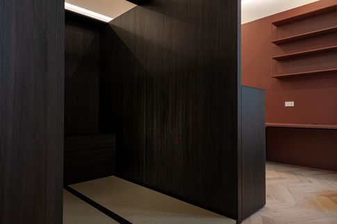 Studio in stile contemporaneo di 32 di Formale.