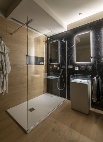 Bagno di Servizio in stile contemporaneo di 8 di Diletta Villani Architetto