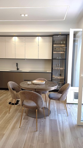 Soggiorno in stile contemporaneo di 24 di Melissa Domenici Architetto