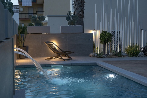 Piscina in stile minimal di 220 di K1_Art_Studio Piscina in stile minimal di 220 di K1_Art_Studio