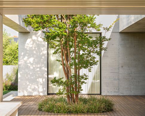 Portico in stile minimal di 25 di Didonè Comacchio Architects