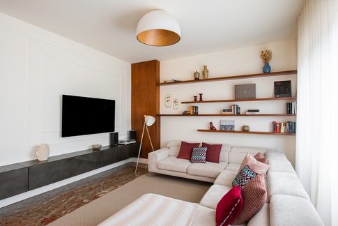 Open Space in stile eclettico di 160 di Laura Mapelli Architetto