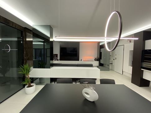 Soggiorno in stile contemporaneo di 38 di IMA STUDIO