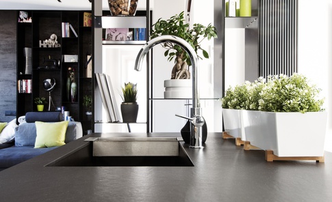 Open Space in stile contemporaneo di 45 di kkarchitecture