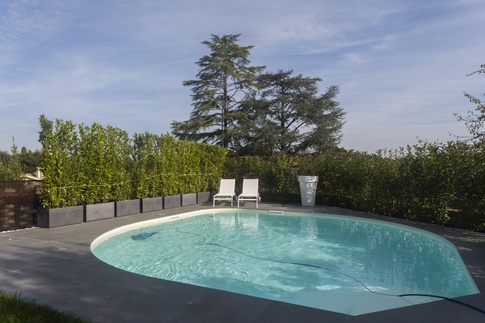 Piscina in stile moderno di 200 di zero6studio