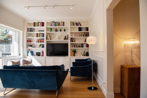 Soggiorno in stile contemporaneo di 30 di LD Arch & Design