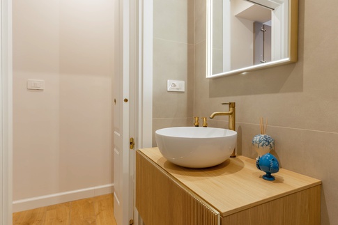 Bagno di Servizio in stile nordico di 4 di Claudia Del Core Architetto Bagno di Servizio in stile nordico di 4 di Claudia Del Core Architetto