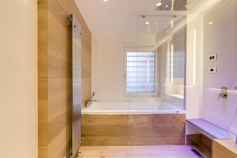 Bagno in stile contemporaneo di 6 di MOB Architects Bagno in stile contemporaneo di 6 di MOB Architects