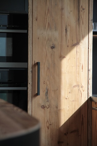 Cucina in stile rustico di 18 di Easy Living