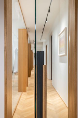 Studio in stile contemporaneo di 130 di Archifacturing - Sara Cimarelli & Giorgio Opolka architetti