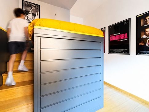 Cameretta Bambini in stile contemporaneo di 30 di Equus Architects