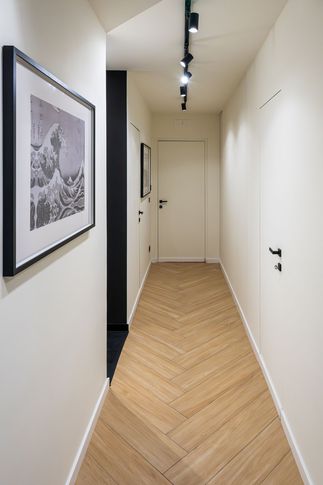 Corridoio in stile contemporaneo di 11 di Carusone D+B