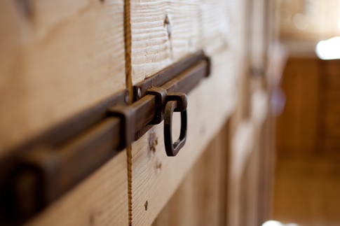 Cucina in stile rustico di 32 di Elena Vigano' Architetto