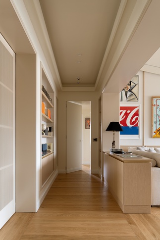 Soggiorno in stile contemporaneo di 50 di Studio Gaetano Riccardelli