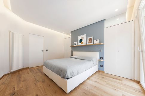 Camera da Letto in stile moderno di 18 di Pucciarelli Architetti