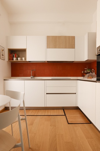 Cucina in stile contemporaneo di 4 di Valentina Solera Architetto