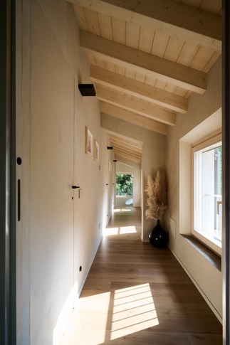 Corridoio in stile naturale di 10 di architetto eleonora fogliani