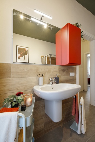 Bagno in stile contemporaneo di 5 di Arar Studio di Arar Muna Isabella Bagno in stile contemporaneo di 5 di Arar Studio di Arar Muna Isabella