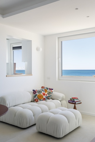 Open Space in stile minimal di 42 di zero6studio