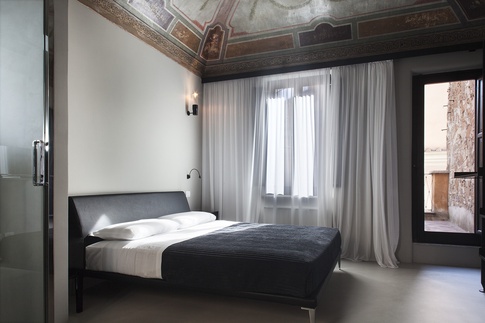 Camera da Letto in stile eclettico di 48 di COLLETTIVO_INVƎRSO