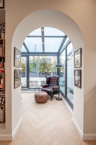 Open Space in stile glamour di 40 di Gianluca Chiocca Interior Design Studio Open Space in stile glamour di 40 di Gianluca Chiocca Interior Design Studio