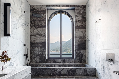 Bagno in stile moderno di 9 di NOMADE ARCHITETTURA