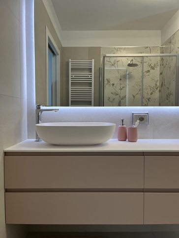 Bagno in stile contemporaneo di 6 di BF interni Bagno in stile contemporaneo di 6 di BF interni