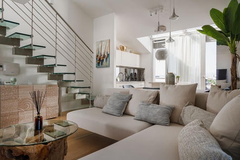 Soggiorno in stile contemporaneo di 38 di Patrizia Drudi Architetto
