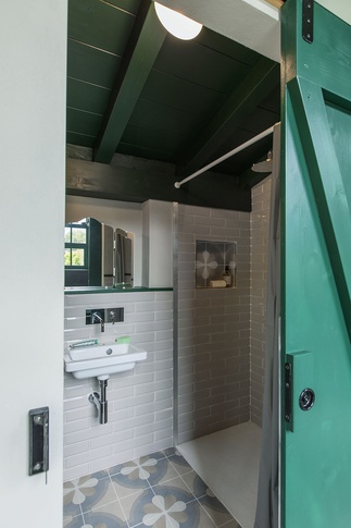 Bagno in stile contemporaneo di 3 di Chantal Forzatti architetto