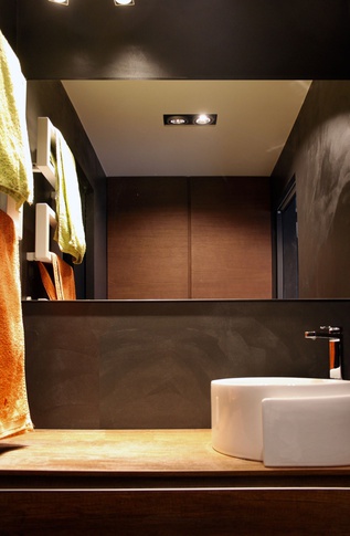 Open Space in stile moderno di 60 di SuMisura Architetti