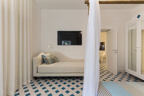 Camera da Letto in stile mediterraneo di 27 di Coluccio architetti