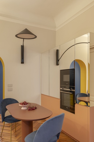 Cucina in stile maximalista di 11 di Rachele Biancalani Studio Cucina in stile maximalista di 11 di Rachele Biancalani Studio