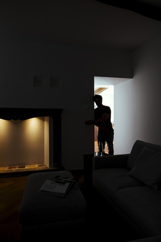 Soggiorno in stile contemporaneo di 20 di Andrea Benedetti Architetto