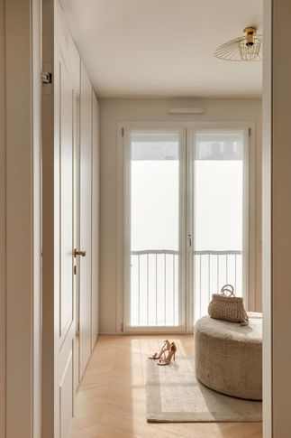 Cabina Armadio in stile minimal di 11 di Sofia Carta Studio