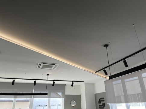 Open Space in stile moderno di 150 di BF interni