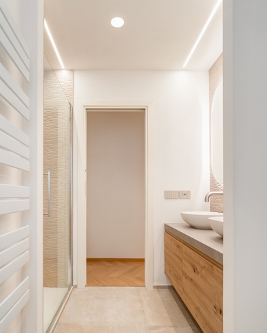 Bagno in stile moderno di 5 di doppiozero interior